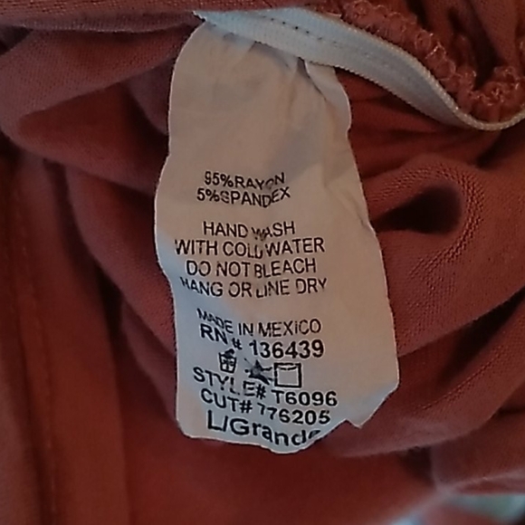 SJS large rhinestones gathered sides blouse - Picture 4 of 4